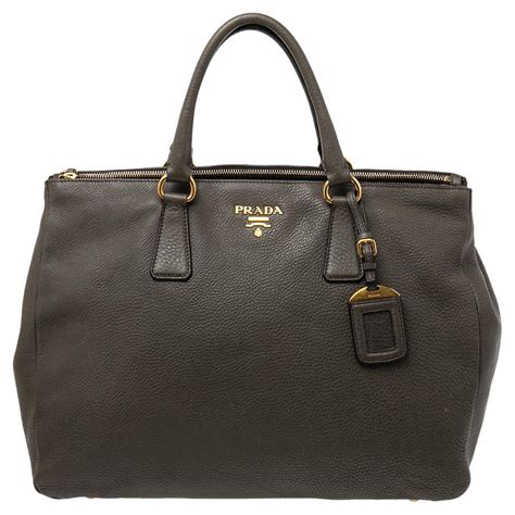 prada large daino leather shopper